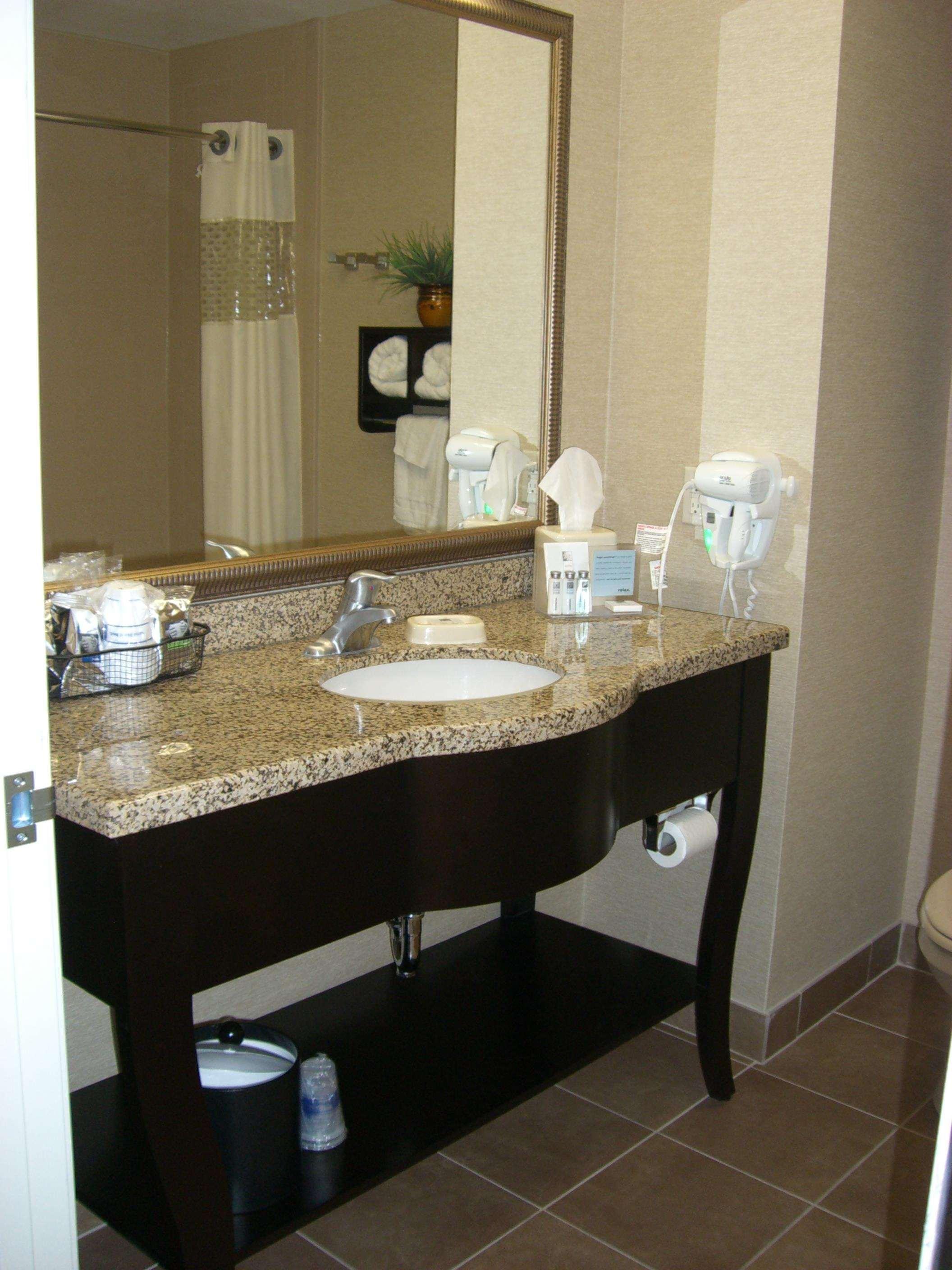 Hampton Inn And Suites Pueblo/North Room photo