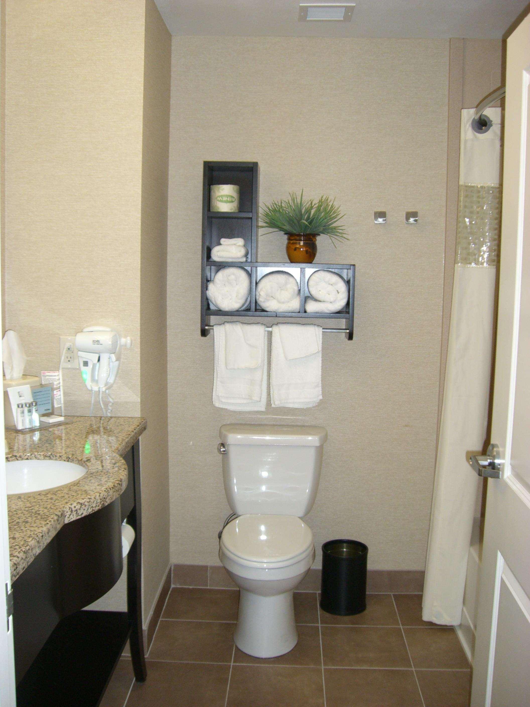 Hampton Inn And Suites Pueblo/North Room photo